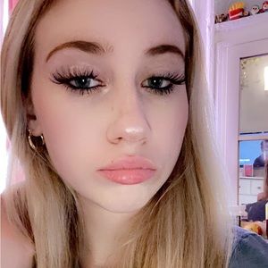 Meet your Posher, Moorea